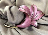 Lily Pin in Soft Violet Color on Gold Tone Metal (638)