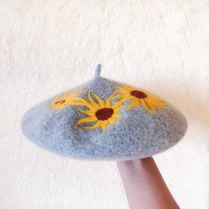 Sunflower beret hat, plant hat, flower beret hat, gray hat, light gray, summer beret hat, French beret hat, winter hat, 100% wool hat, gift