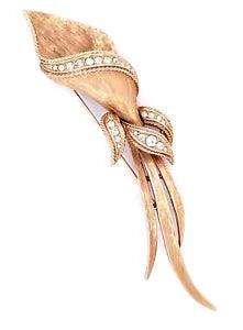 1964 Sarah Coventry Gold Plate Brush Finish Rhinestones Cala Lily Brooch Pin 5in