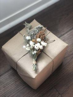 Dried Fall Mini Bouquet, Dried Mini Daisy Bouquet, Gift Topper, Wedding Placecards, Plate Decor, Fav Flower Delivery