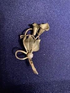 Vintage Gold Tone and Faux Pearl Calla Lily Brooch