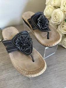 Cliffs Carnation Black Sandals Thong Comfort Shoe by White Mountain Size 9.5