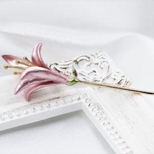 Fleur De Lis Brooch, Pink Lily Flower Brooch Bouquet, Vintage Elegant Brooch, Gift, Daily Jewelry, Modern Brooch, Unique Brooch, Enamel Pin