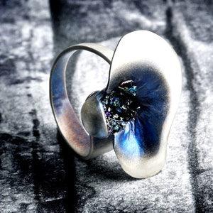 Silver adjustable ring, extravagant form, orchid ring, blue patina, carborundum ring, BLACK ORCHIDEA.
