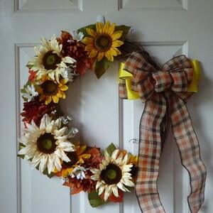 Yellow and white Sunflower wreath/ Fall wreath/ Autumn wreath for front door/ Sunflower wreath for front door/ Country wreath