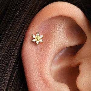 18G/16G Tiny Sunflower Internally Threaded Labret Stud ? Cartilage Earring ? Tragus ? Conch Stud ? Cartilage Stud ? Flat back Labret