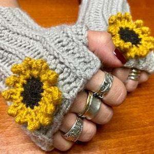 sunflower Fingerless gloves, Crochet sunflower beige gloves, hand warmers, sunflower mittens