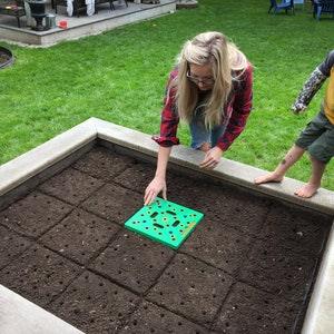 Seeding Square ¡§C Seed Spacer Tool for Vegetable Gardens - Square Foot Gardening Template - Seed Sowing Garden Tool - Planting Guide