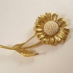 Vintage Large Flower Daisy Brooch,  Oversized Gold Floral Pin,  Pearl Statement Large Jewellery 1980s