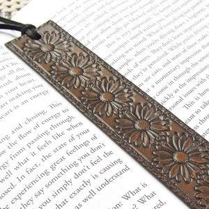 Sunflower/Daisy Leather Bookmark, Floral Bookmark, Premium Handmade Leather Bookmark in 4 Colors, Gift for Her/Mom/Sister/Grandmother/Friend