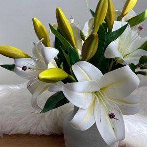Lily Flower Bouquet - Artificial Flower Stem / DIY Floral / Wedding / Home Decoration / Gifts / Centerpiece / White / Yellow / Green