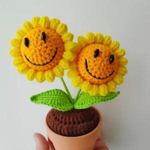 Crochet Sunflower, Smile Face Sunflower Ornaments,Sunflower, Flower Home Decor, Sunflower potted, housewarming decor,Valentine's day gift
