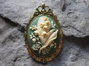2 IN 1 - LILY OF THE VALLEY CAMEO GOLD BROOCH / PIN / PENDANT - FLOWER - CREAM
