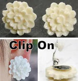 CLIP ON vintage lucite 2cm big PEONY FLOWER EARRINGS WHITE/CREAM ivory plastic