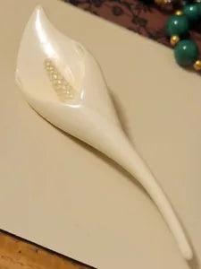 Charming Vintage 4" CELLULOID Calla Lily BROOCH ~ Fantastic Piece!!