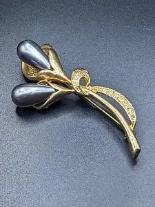 Vintage Gold Tone & Gray Faux Pearl Cala Lily Brooch Pin Elegant!