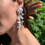 White floral bridal earrings - beaded flower dangle earrings - statement bridal earrings - summer wedding earrings - fringe earrings