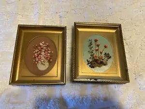 LOT OF 2VINTAGE DRIED FLOWERS WALL ART UNDER GLASS 5 X 6" GOLD COLOR METAL FRAME