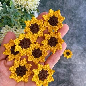10 petits tournesols, appliques fleurs au crochet, tournesols scrapbooking, embellissements pour v??tements, bijoux fleurs, carterie