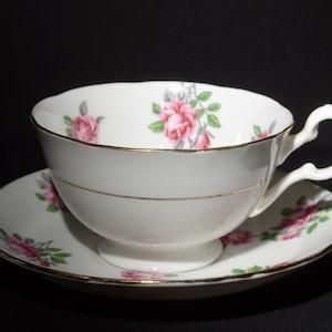 Royal GRAFTON Bone china teacup and saucer pink roses Gold Rimmed  vintage 620 England