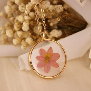 Dried Chrysanthemum Flower Necklace | Pink Pressed Flower Necklace | Boho Wedding Bouquet Jewelry | Gift For Bridesmaids