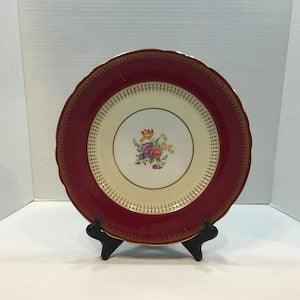 Aynsley China "Hatfield" Dinner Plate with Maroon and 22kt Gold Trim