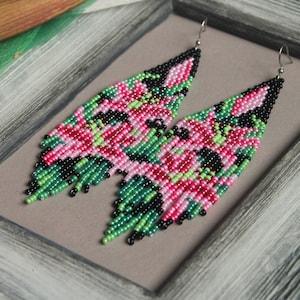 Pink lilies beaded earrings Flowers Fringe Seed bead earrings Nature Floral Summer Bright earrings Beadwork dangle earrings Long Boho Garden