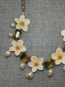 Betsey Johnson NWT Pearl and Lily Green Stone Necklace 16???