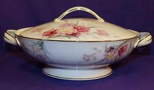 NORITAKE NIPPON TOKI KAISHA AMHERST CHINA COVERED CASSEROLE DISH CARNATIONS 1947