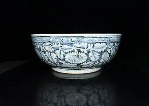 17" old China Porcelain Ming dynasty Blue and white Peony flower pattern bowl