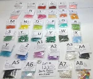 36 pc Vtg Plastic Dainty Flowers Mixed Lot 6mm to 10mm Jewelry Repair Craft #123