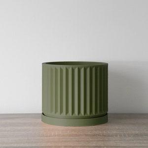 The Spring Breeze Planter in Matte Army Green