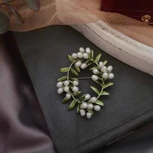 Wreath Brooch | Pearl Brooch | Plant Brooch | Women Brooch | Women's Brooch | Men's Brooch | Wedding Brooch | Gift for her/him
