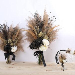 Black ivory gold pampas grass bouquet, gothic wedding bouquet with ivory peonies and gold roses, black gold wedding bouquet