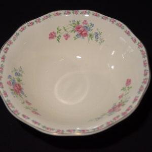 Vintage Wedgwood Harmony Rose serving bowl Bone China 8.75" England cream with pink roses gold rim CRAZING scalloped edge