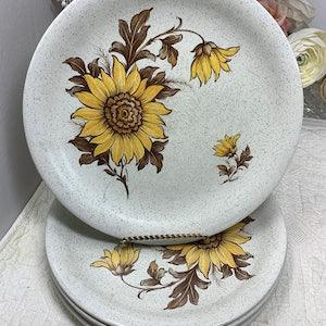 5 1970s Sundowner Dinner Plates by Wood & Sons Burslem England, Ironstone TransferWare Sunflower Pattern, Perfect Vintage Retro Kitchenware