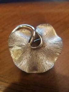 Vintage Lily Pad Gold Tone Pin Brooch - Signed USXD - Enamel