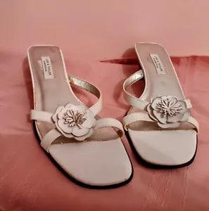 Lord & Taylor White Carnation Sandals