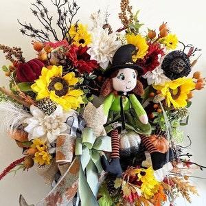 Halloween witch wreath, witch wreath for front door, Fall door hanger, Halloween porch decor