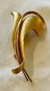 Gold Tone Brushed Metal Iris Lily Floral Flower Brooch Pin 2.5??? x 1.5???