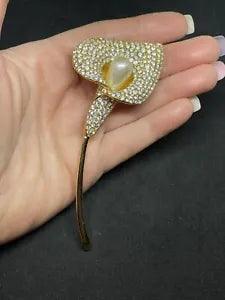 VTG NAPIER Pin Brooch Calla Lily Flower Gold Tone Clear Crystals TearDrop Pearl