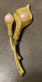 Gold tone elegant Calla Lily brooch 3" pin Beautiful Piece!