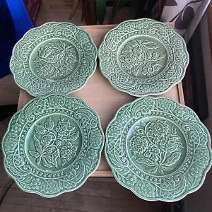 Bordallo Pinheiro Green Thistle Lily Flower Leaves Plates Portugal 9.5??? Set Of 4