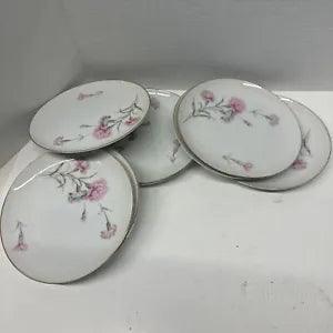 Vintage 8 Royal Court Fine China Carnation Dinner Plate 7 1/2