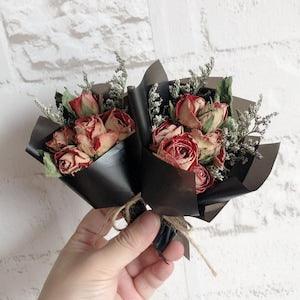 Mini Dried Flower Rose Small Hand Bouquets Dried Bouquets For Graduation Day Gift Shooting Props
