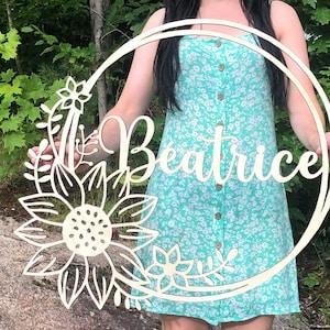 Name sign, Flower circle name, Peronalized name, Wood name, Wood name, Flower circle with first name, Sunflower circle, Sunflower circle