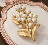 Vintage style Creative Lily Flower Pearl Brooch Woman Student Brooches