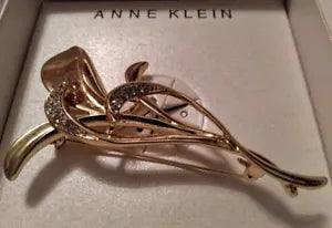 ANNE KLEIN Rhinestone Flower Brooch Pin Lily Shape 3" Goldtone New in Box NIB