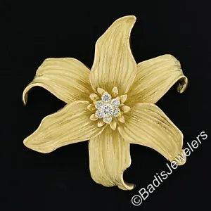18K Yellow Gold 0.25ctw Diamond Cluster Detailed Textured Lily Flower Pin Brooch