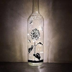 Sunflower - Wine Bottle Light, Fairy Light Bottle, Home Decor, Gift for Her, Birthday Gift, Housewarming Gift, Sunflower Art